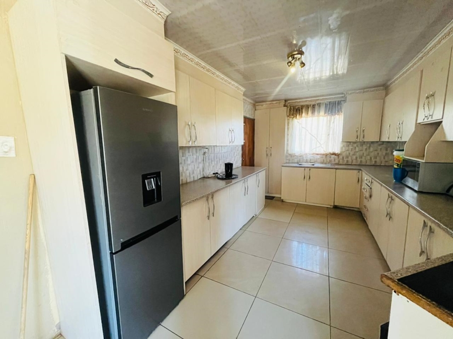 4 Bedroom Property for Sale in Grasslands Free State